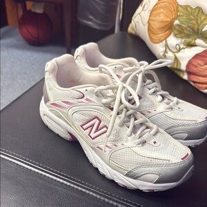 New Balance Women's Gray and Pink Sneakers pristine 404, w8.5